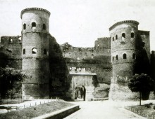 Visita guidata: Porta Asinaria e mura aureliane Visita guidata: Porta Asinaria e mura aureliane