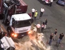 Incidente in via Monza, centinaia di litri di gasolio sull’asfalto